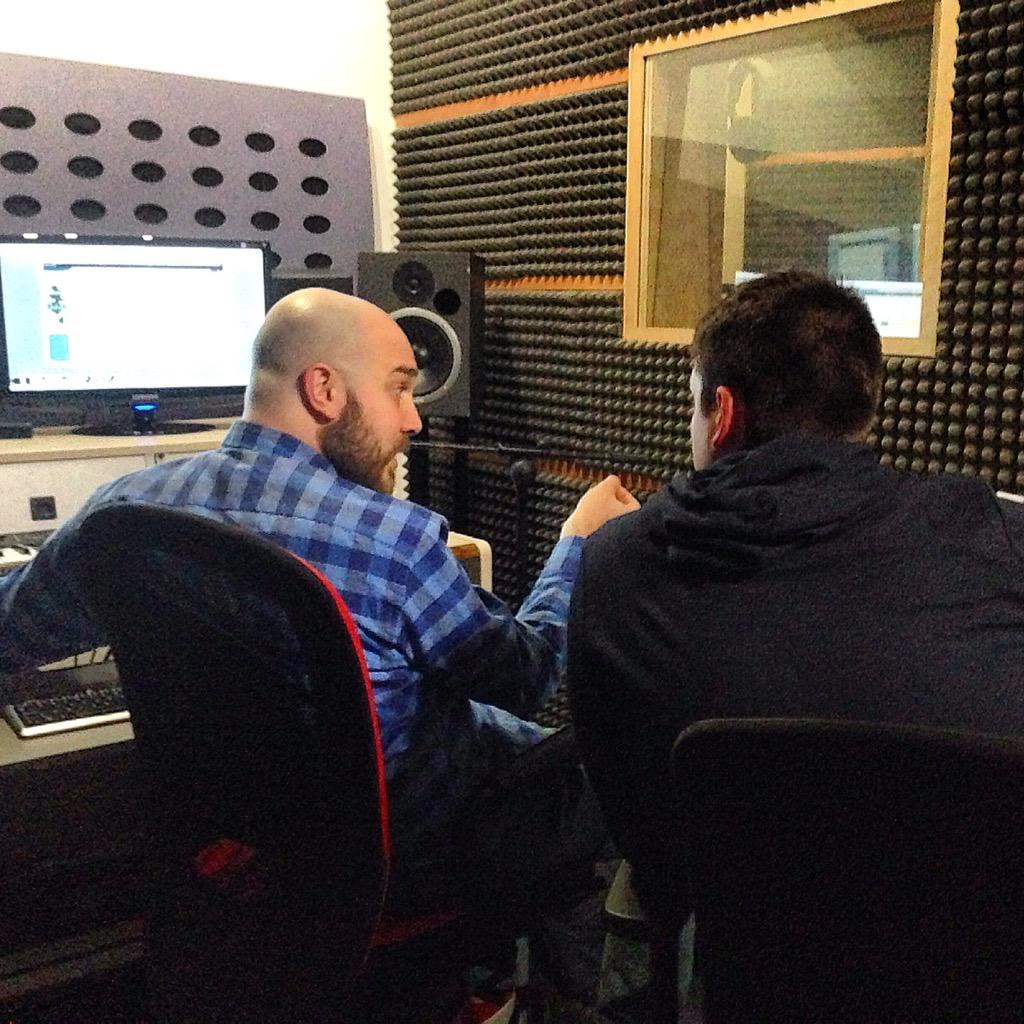 lukeoliver92's tweet photo. Back in the studio working on my song #LukeOliver @DowntownArtists http://t.co/U98G4Kkp5a