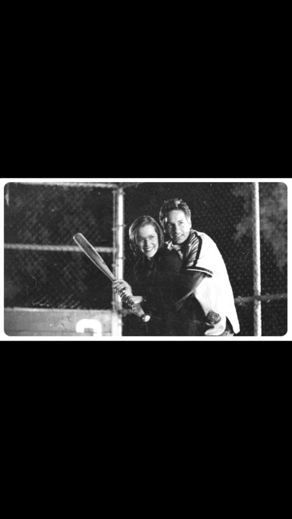 XfilesFUELSme's tweet photo. “@briannapritcha2: Baseball is the perfect sport to teach to get handsy #TBT #XFiles2015 #XFiles #ThrowbackThursday http://t.co/h5HpDA23Ki”😻