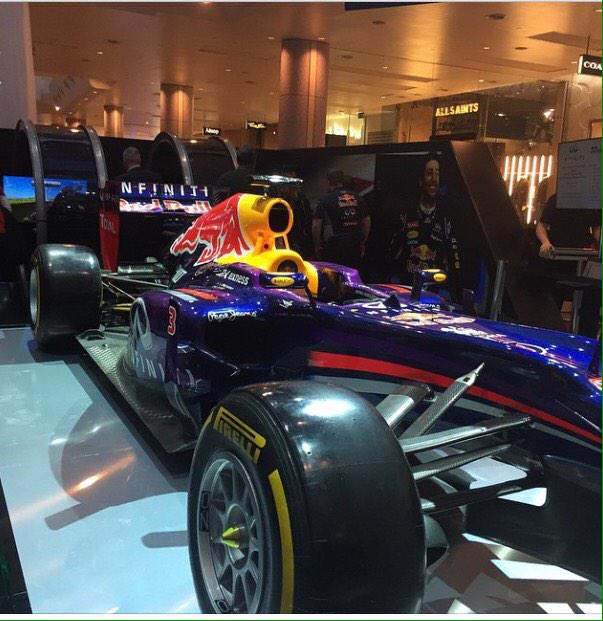 little_jodieF1's tweet photo. @redbullracing @danielricciardo @InfinitiGB had a brilliant day!! Well worth the wait! #InfinitiPower http://t.co/PWfLg4olee