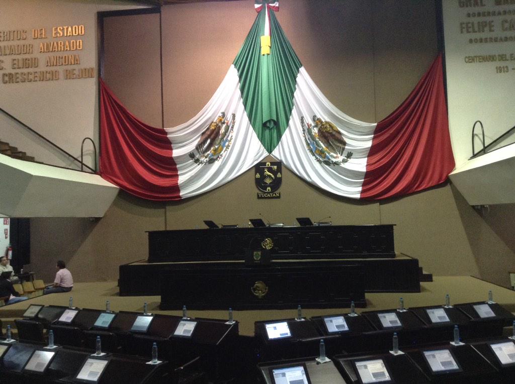 Javier_chimal's tweet photo. En unos momentos más inicia sesión de pleno http://t.co/6LljQ52LXE