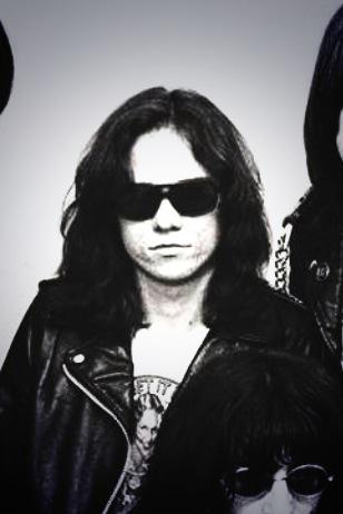 Happy birthday Tommy Ramone !   
