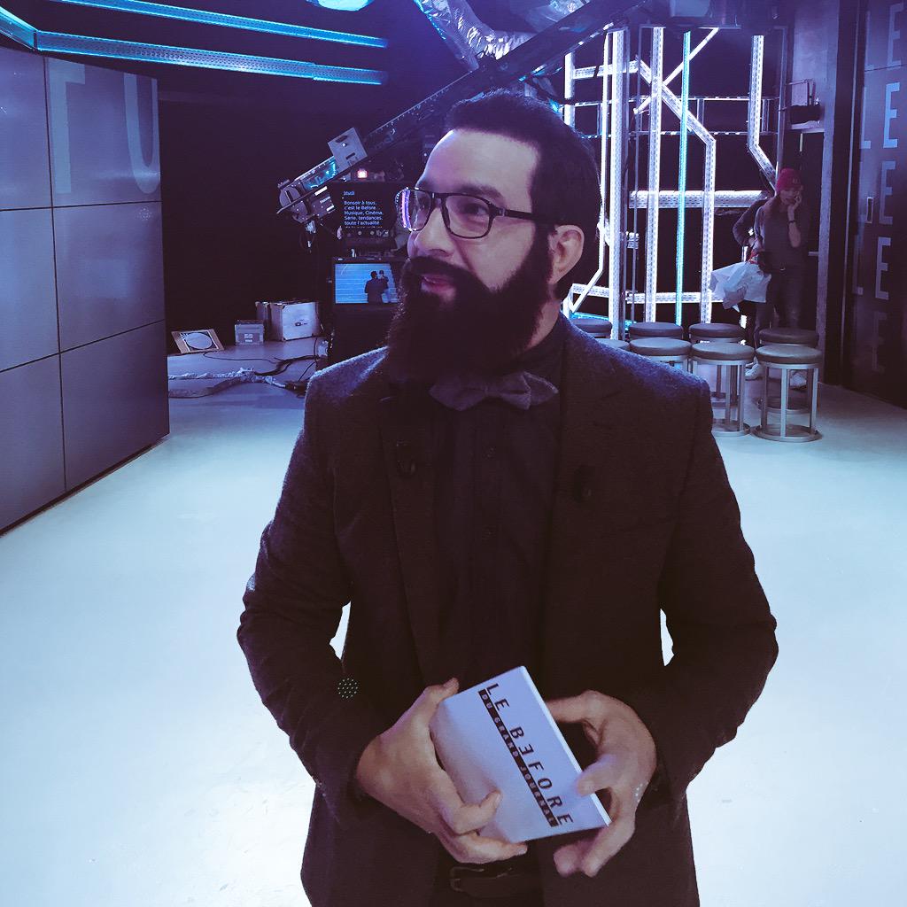 lebefore's tweet photo. #LeBefore commence tout de suite et le plateau devient une #YesGoZone pour hipsters, blogueuses mode et @LoicPrigent http://t.co/XrXg4J8IcF