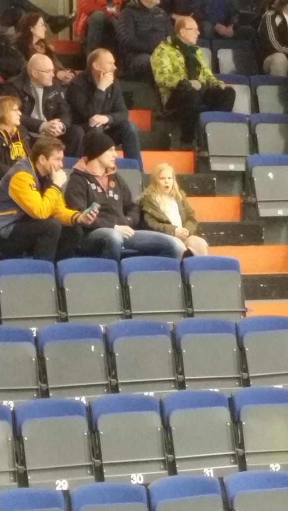 <a href="/TampereenPoika/">Ville Nieminen</a> "Mikset sää pelaa ?"