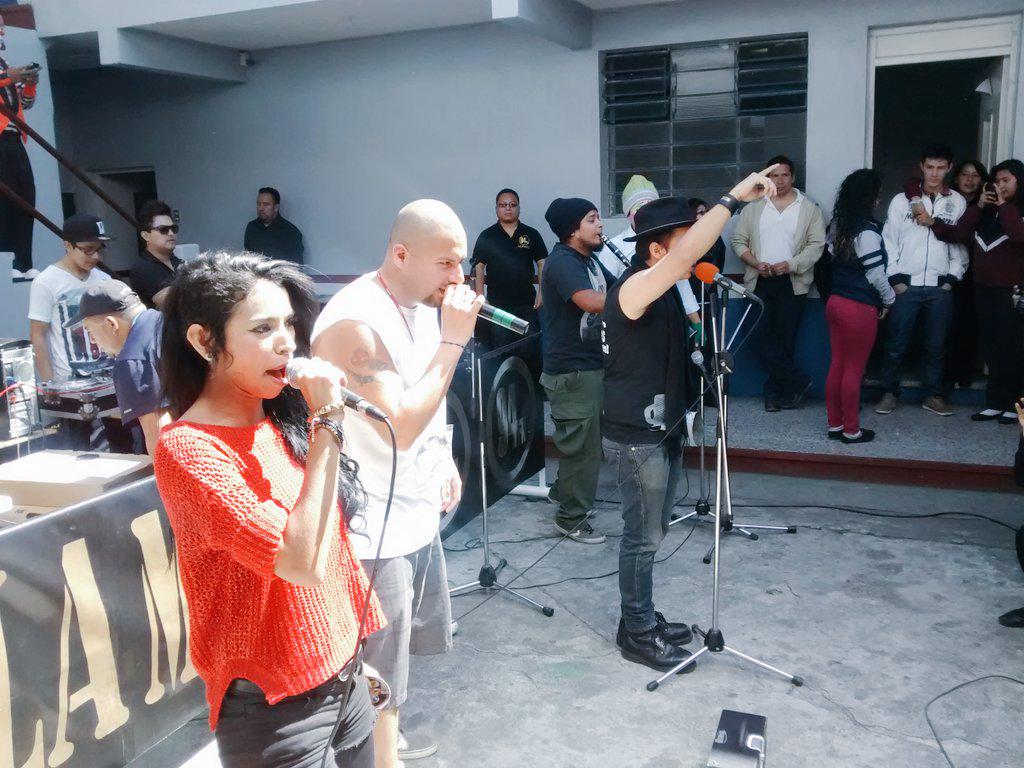 Ahora @tiempoazulgt en el colegio Panamericano San Juan. #GiraEstudiantil2015 de La Marca 94.1 FM