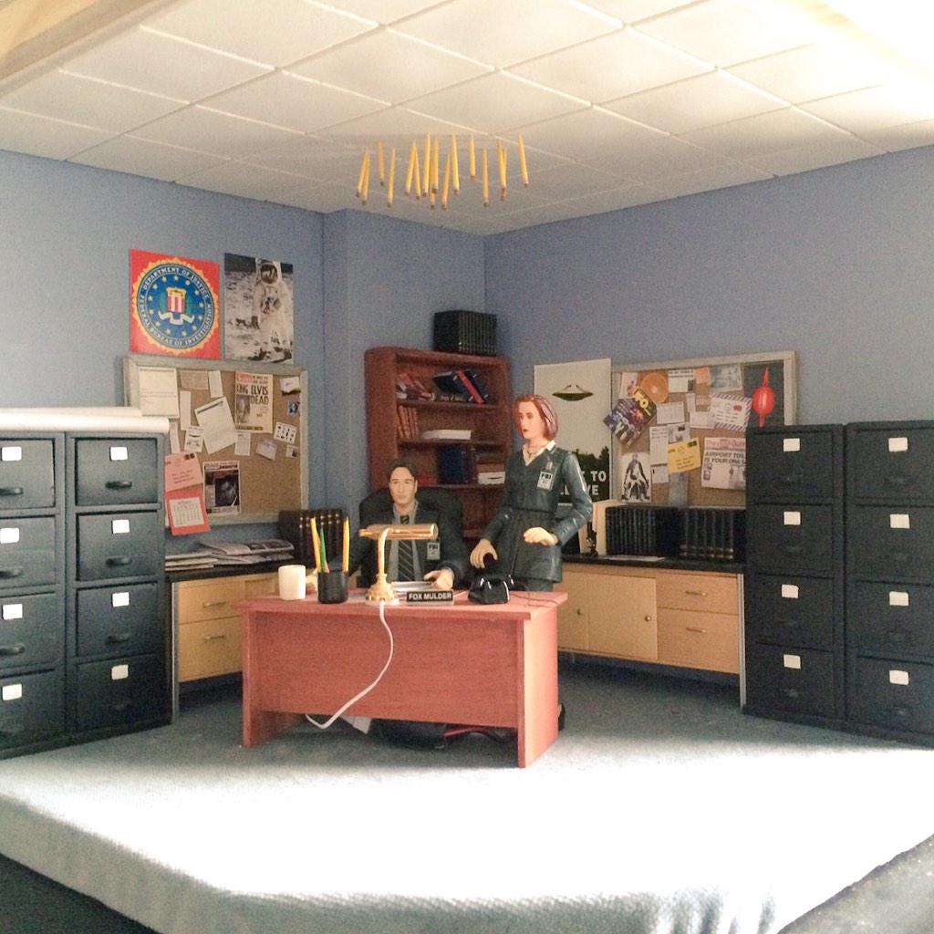 XFiles_Geekery's tweet photo. A wide shot of the entire X-Files office diorama. #XFiles2015 #XFilesRevival http://t.co/8eDvRmY37E http://t.co/AHoJyn7nRC