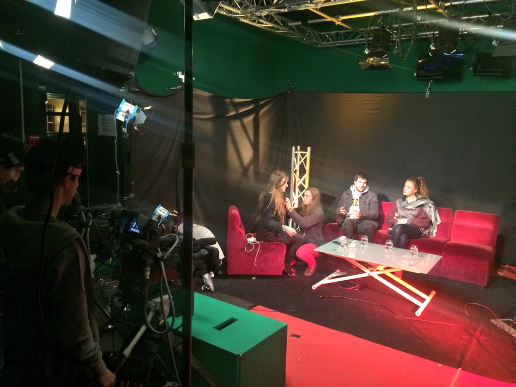 jercrunchant's tweet photo. Petit LT pour suivre l'émission en direct du plateau 120 du BTS Audiovisuel de #Cannes #1FP3 http://t.co/XCXQHl3rZl