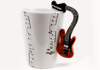 BarTullisc's tweet photo. Un café? ?? Y porque no, acompañado de nuestra tarta especial.De que es la tarta? Mañana te cuento!!!café a 1€. http://t.co/QMuKXqZWWF