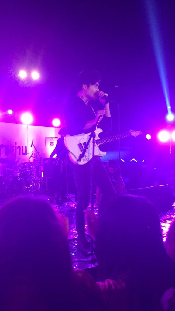 _yienlin's tweet photo. อยู่ติดเวทีแบบ โง้ยยยยยยยยยยนย #YRMF http://t.co/KeW904bGdd