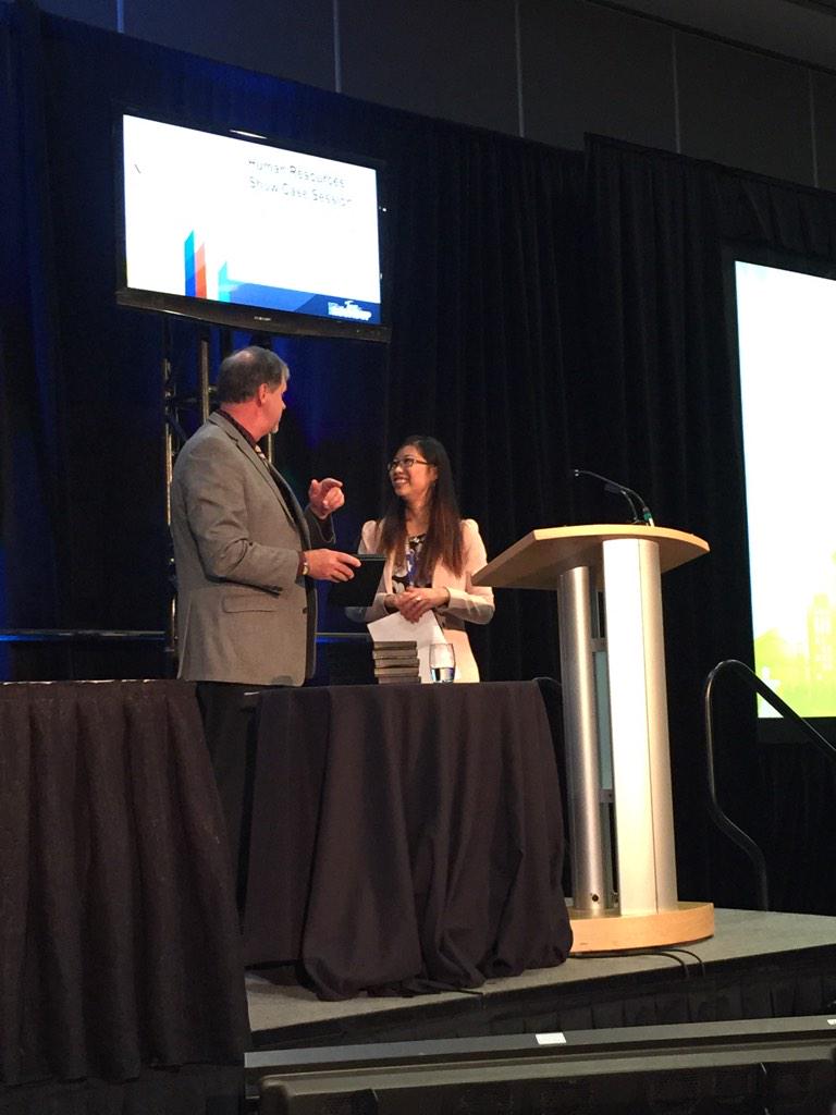 CTEM_BC's tweet image. Dave Bazowski presenting @JeanneLiu with a thank you gift. #thinkmining #RoundUp2015