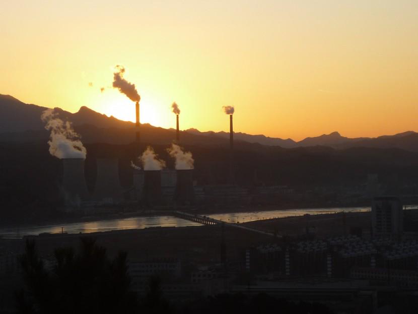 veoverde's tweet photo. China reduce sus emisiones de carbón por primera vez en un siglo http://t.co/oXnAFtUVlK http://t.co/kHpmiDgeus