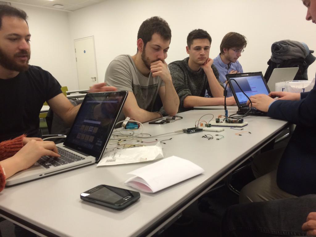 ICVehicleDesign's tweet image. Comms team getting it done for the CubeSat!