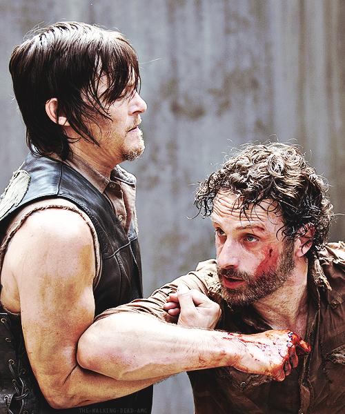 postbadtwd_'s tweet photo. Daryl Dixon ans Rick Grimes. http://t.co/6nLUhMYm6D