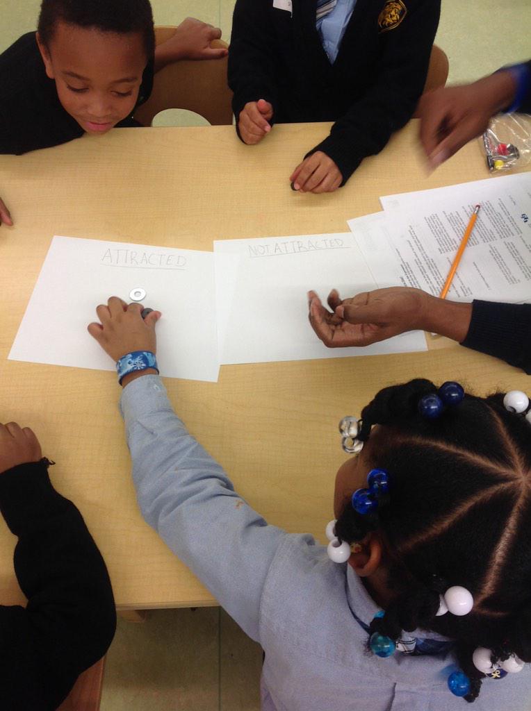 KinderRoom160's tweet photo. Exploring magnetism with our friends from UB! #ScienceIsElementary @LieslFolks http://t.co/C5nYIiO2d8