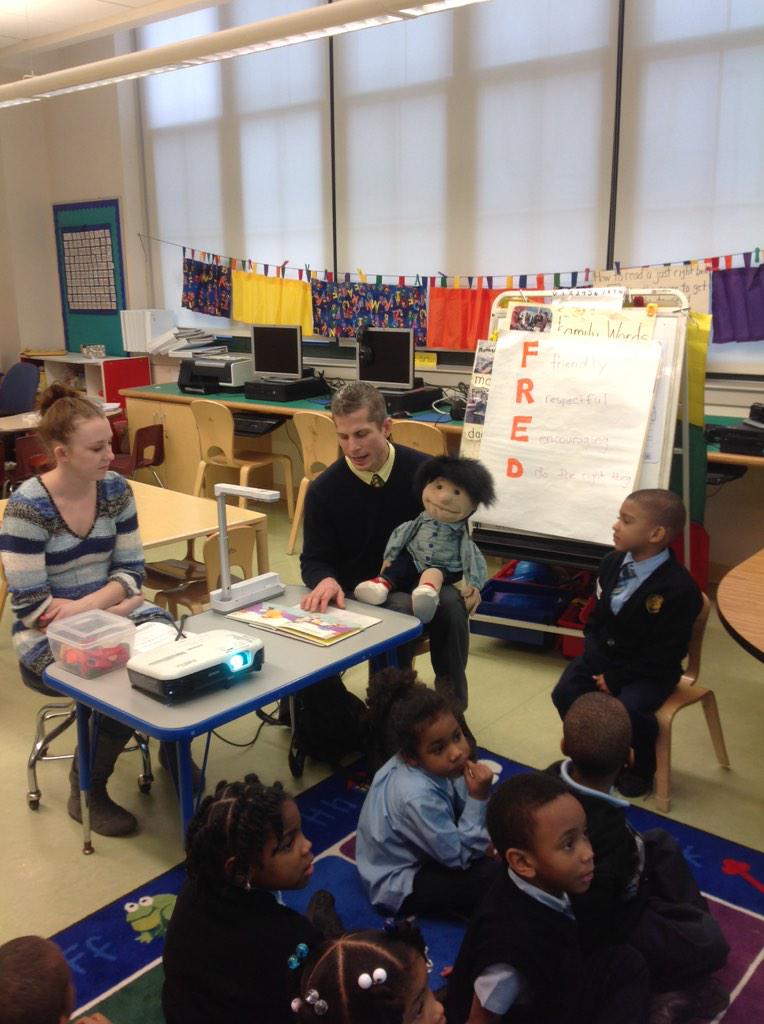 KinderRoom160's tweet photo. Mr. Schelbe came to visit with Fred this afternoon! We learned about Encouraging others! http://t.co/0z7TV0qonC