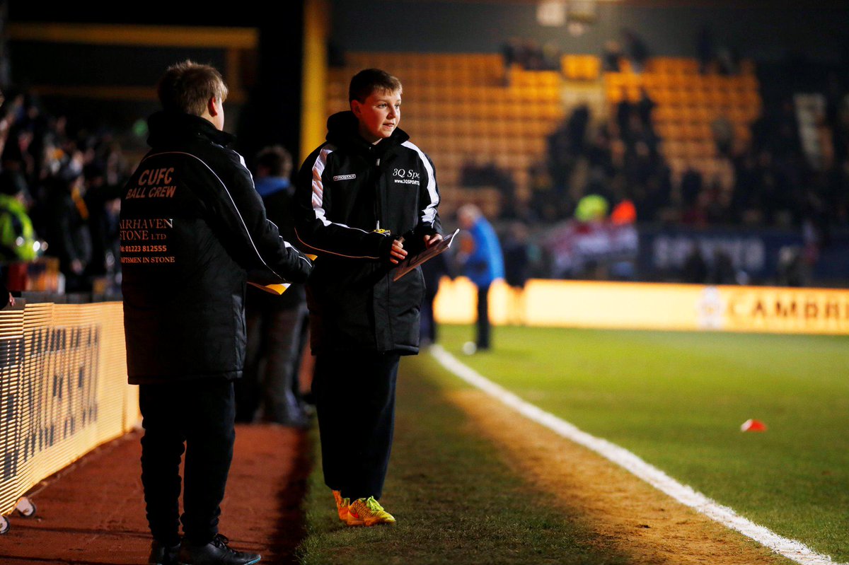 3QSports's tweet photo. Jackets supplied by @3QSports for @CambridgeUtdFC @ManUtd FA Cup tie @stonefairhaven Images by @ActionImages 6/7 http://t.co/1JcFOSKEuz