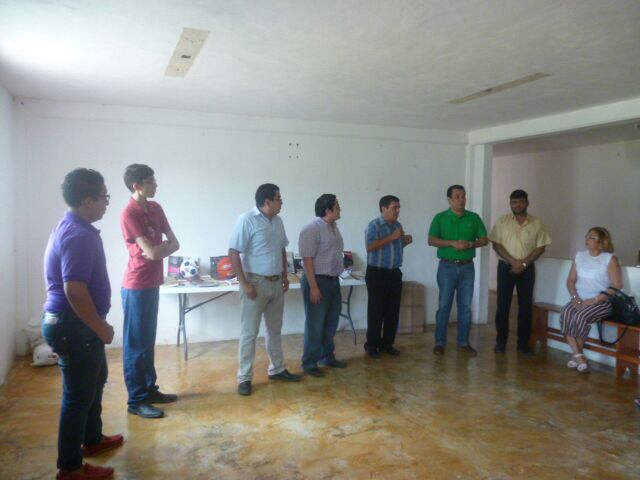 rocalan's tweet photo. @RED_CIUDADANA_entrega de libros y mat.deportivo p.centro de internamiento para adol.Eduardo O.y Beto Ovando chetumal http://t.co/PDzILBoxeC