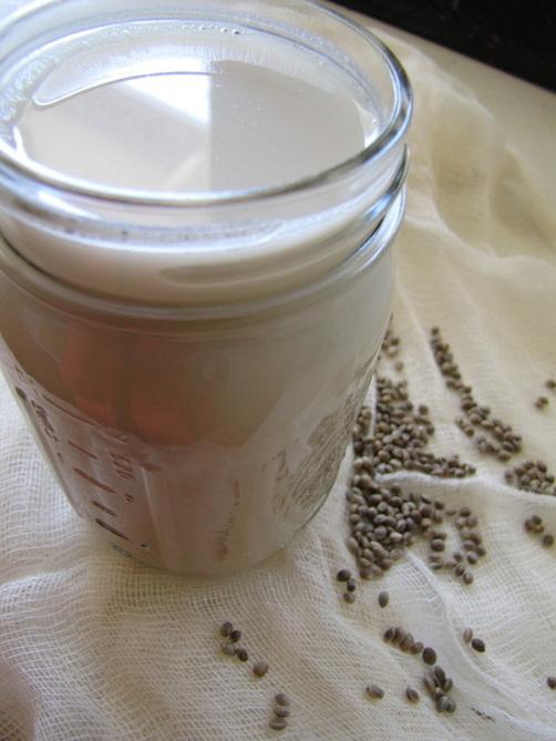 goodsaintblog's tweet photo. Homemade Hemp Milk (Only 3 Ingredients!) #Recipe: http://t.co/6eH3t5wMis #NoMooHere #VeganRecipeHour http://t.co/FnGdqBxBbq