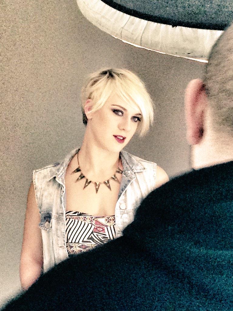 hskybak's tweet photo. Here come the girls #artistphotoshoot @djeibhlin @DJHannahJacques @RVDS @1ciaranlane @WoolhouseStudio @StaceyRiot http://t.co/K99qjvGCel