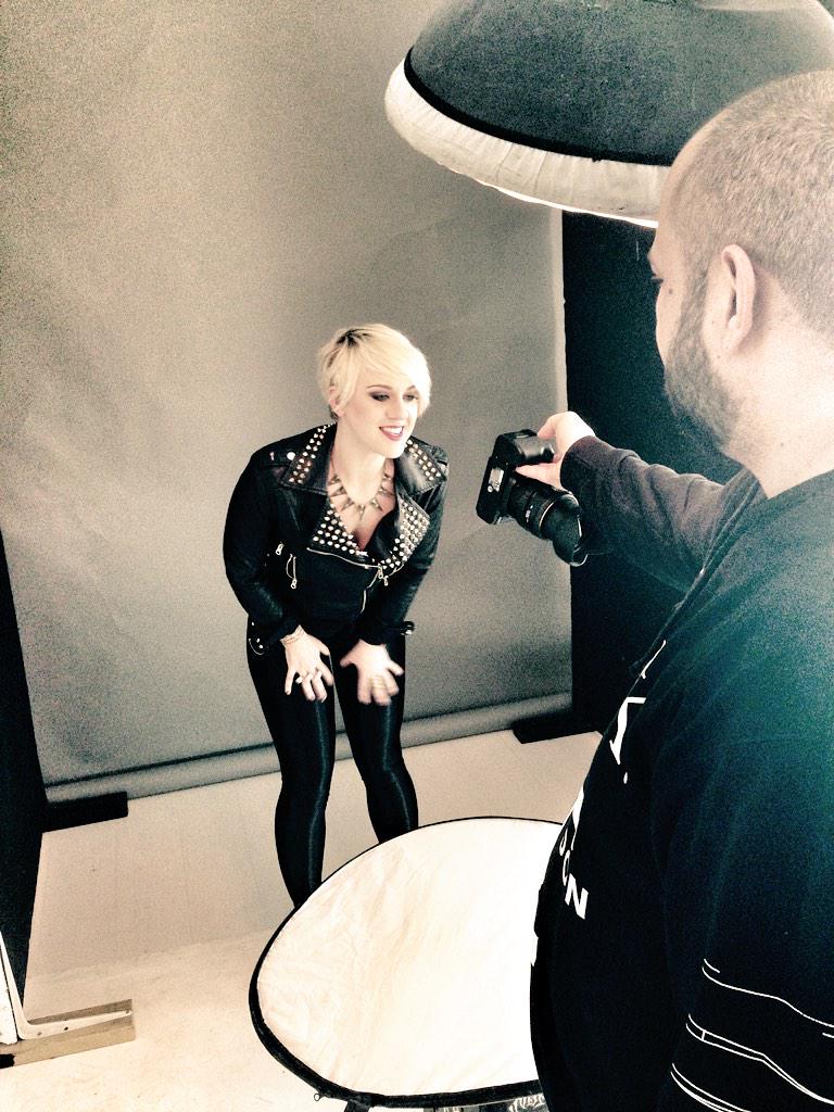 hskybak's tweet photo. Here come the girls #artistphotoshoot @djeibhlin @DJHannahJacques @RVDS @1ciaranlane @WoolhouseStudio @StaceyRiot http://t.co/K99qjvGCel