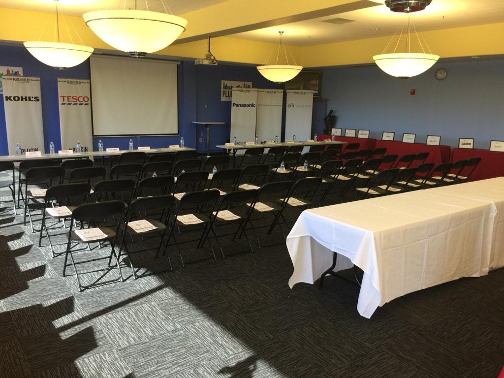 themichaeljgo's tweet image. Calm before the storm! @PNPRetail Batch 3 Finalist Pitch @PlugandPlayTC w/ 35 corporations and 30 startups #Plugin