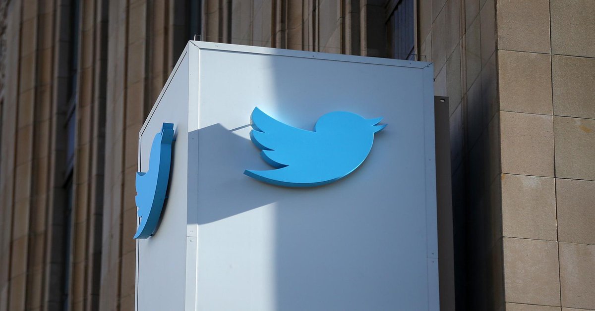 CNBC's tweet photo. This Twitter feed is blowing the Internet's mind » http://t.co/LQD0r7LUi8 http://t.co/PzXAOuXZWt