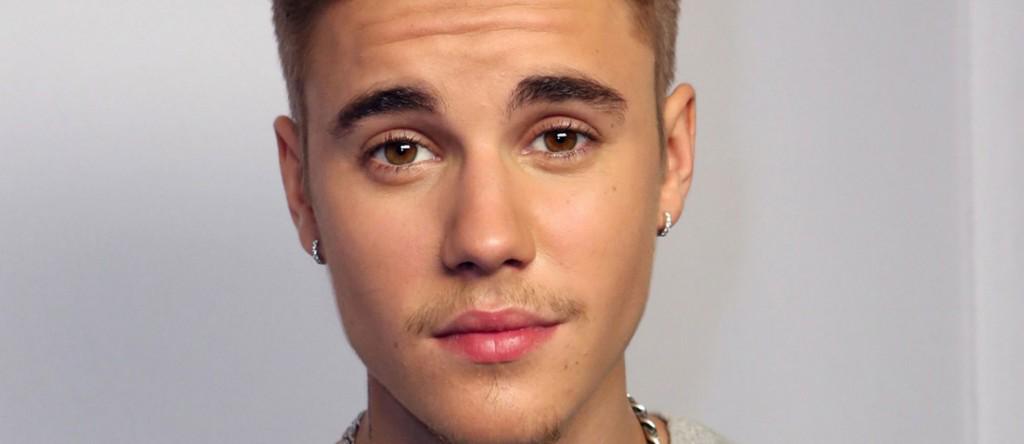 revista47Street's tweet photo. En un video súper sentimental, Justin confesó que no se portó bien ¿Ya lo viste? http://t.co/TXC3BSJrIh http://t.co/yZENpPbzr3