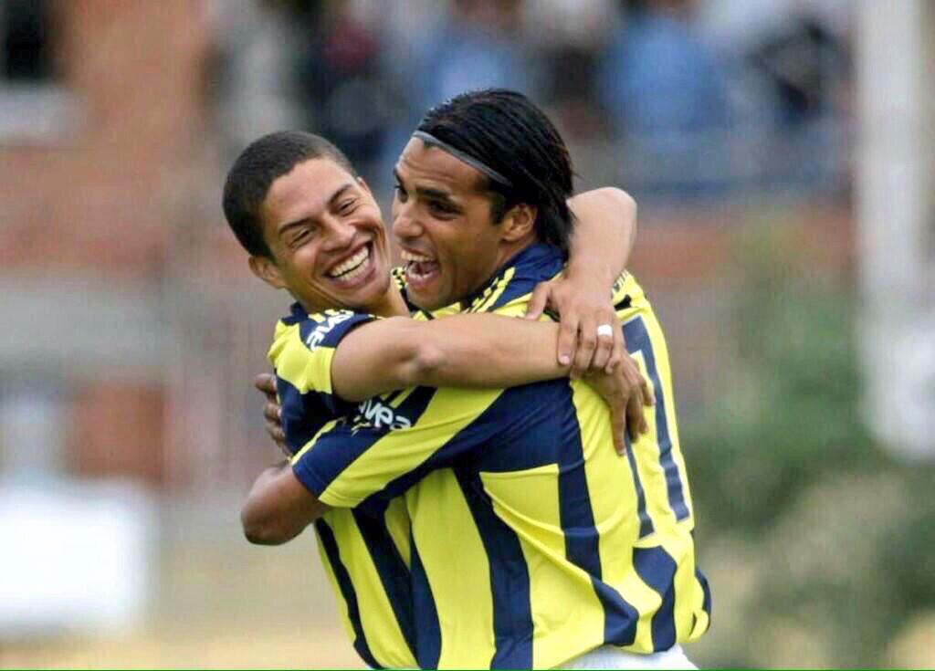 You are great ! <a href="/pierrevh17/">Pierre van Hooijdonk</a>: Glory days with buyuk kaptan <a href="/Alex10combr/">Alex</a> #Fenerbahçe ”