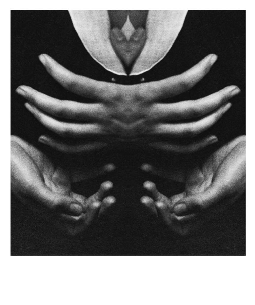 laurabartonfox's tweet photo. playing around in #photoshop #digital #photo #hands #steglitz #okeefe http://t.co/5l1WNGMxq0