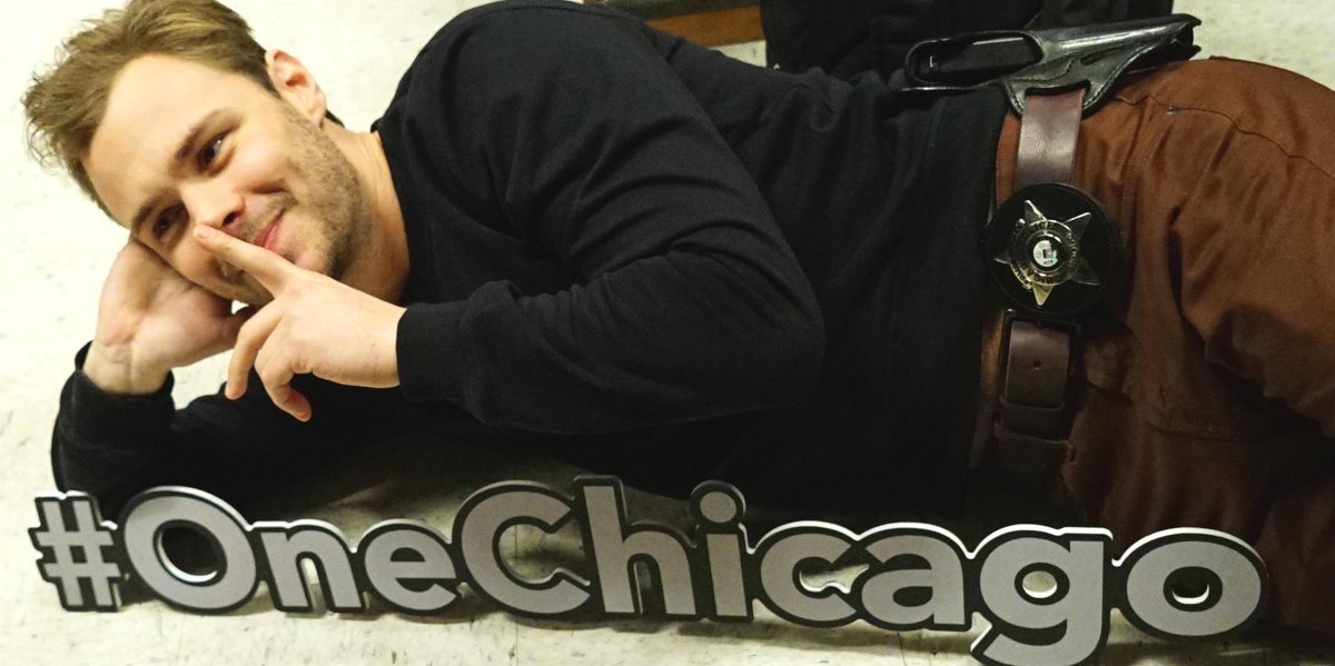 NBCChicagoPD's tweet photo. RETWEET if you’re excited for the #OneChicago crossover event! http://t.co/hwSScdjroN