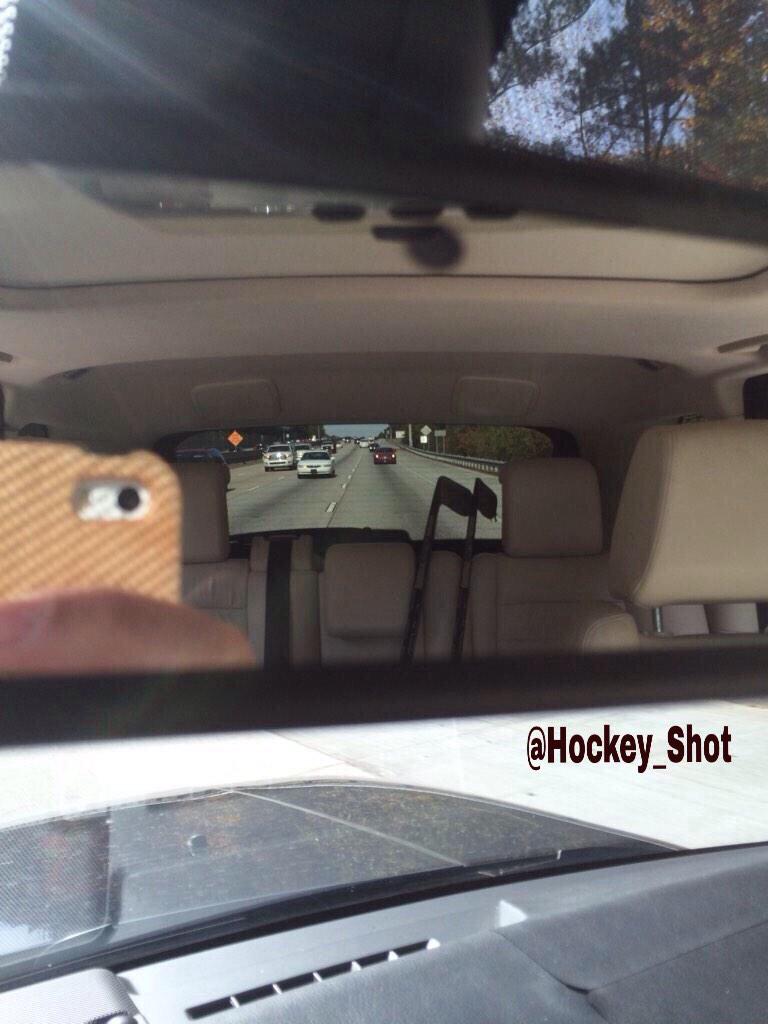 ___HockeyTweets's tweet photo. Retweet if you're used to seeing sticks in your rear view mirror! https://t.co/iSEBqKiSZE