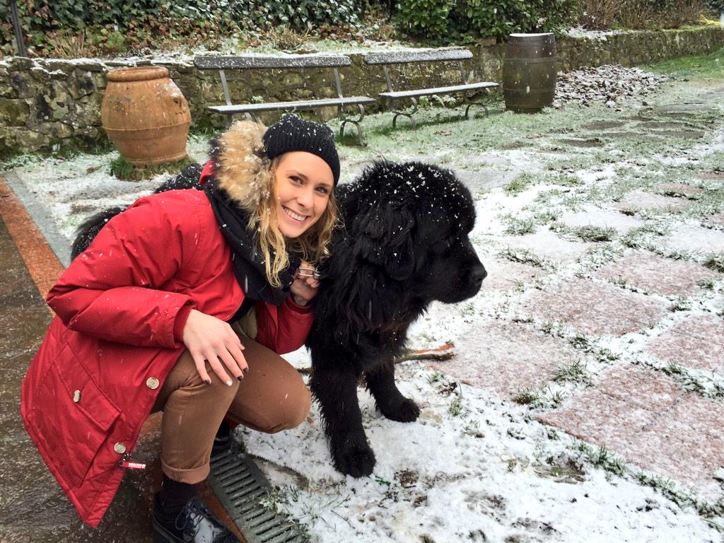 miche3's tweet photo. San Baronto sotto quasi un centimetro di neve http://t.co/fX9c1Xde1n
