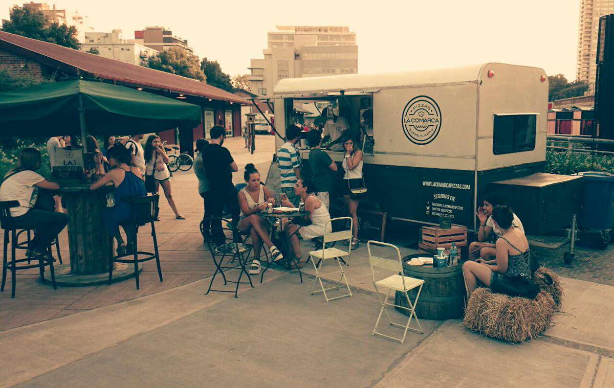 Arranca el #DJSet en #DistritoFoodtrucks! <a href="/DistritoArcos/">Distrito Arcos</a> 
<a href="/hoyquesale/">hoy sale gira con las wachas</a> @YelpBA <a href="/marconijuan/">Juan Marconi</a> estás avisado!