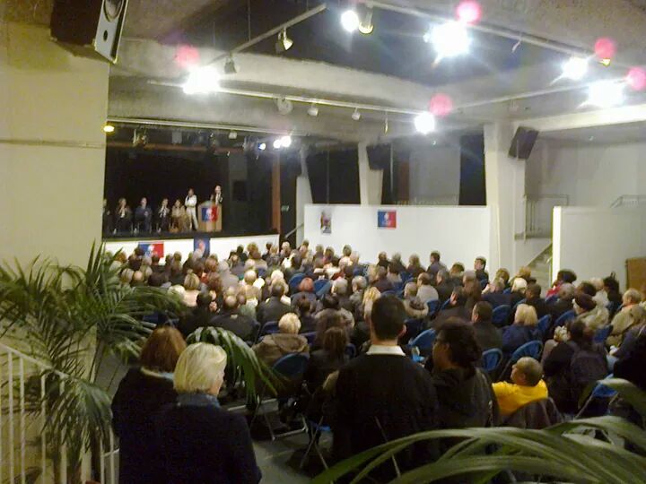 GaelleMoncomble's tweet photo. #UMP92. Présentation des voeux de l'UMP #Colombes & lancement pour les départementales avec de nbreux invités! http://t.co/XSjKdueYAw