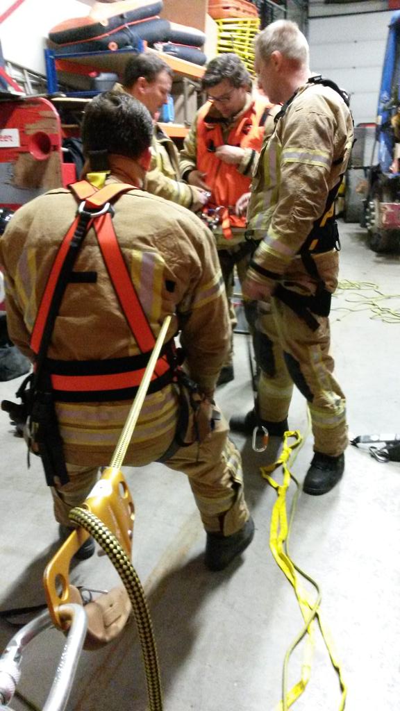 jellebraber's tweet image. Vanavond @Jumboboa op bezoek gehad met lijnbus #tipsentrucs interieur volledig te strippen met sleutel13+schr.draaier