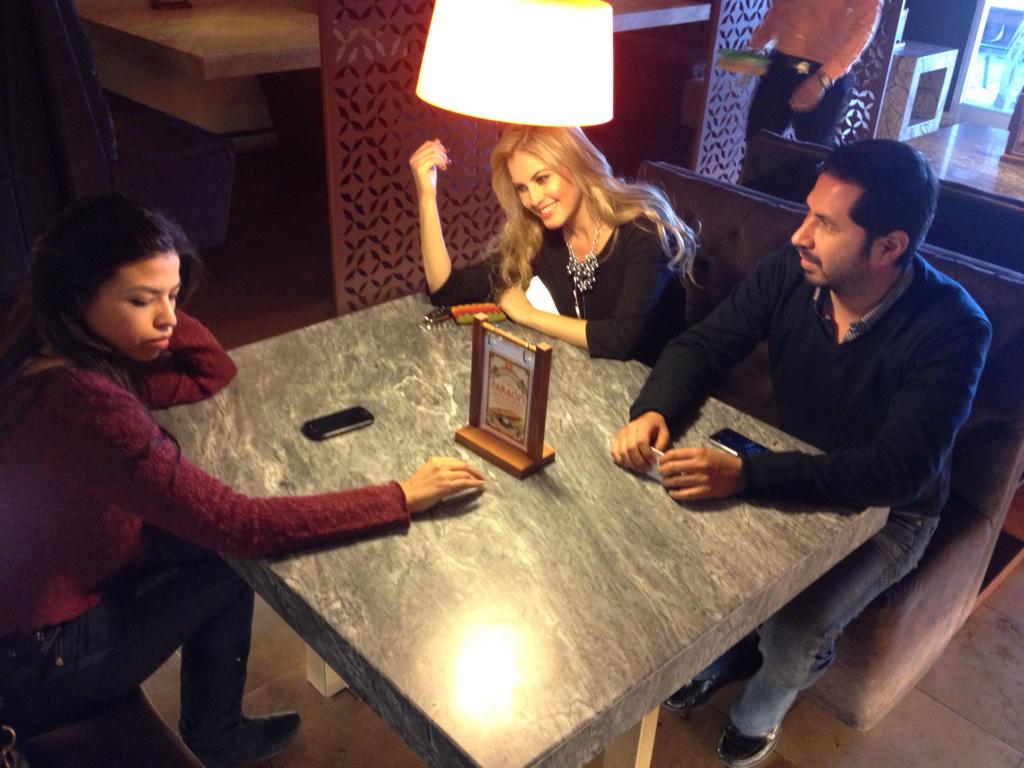 vyctorgomez's tweet photo. Comiendo #Kingans @ferpadrelin @BennDj #AleKey #Coffee #Coffeing http://t.co/5YxU1z1hbf