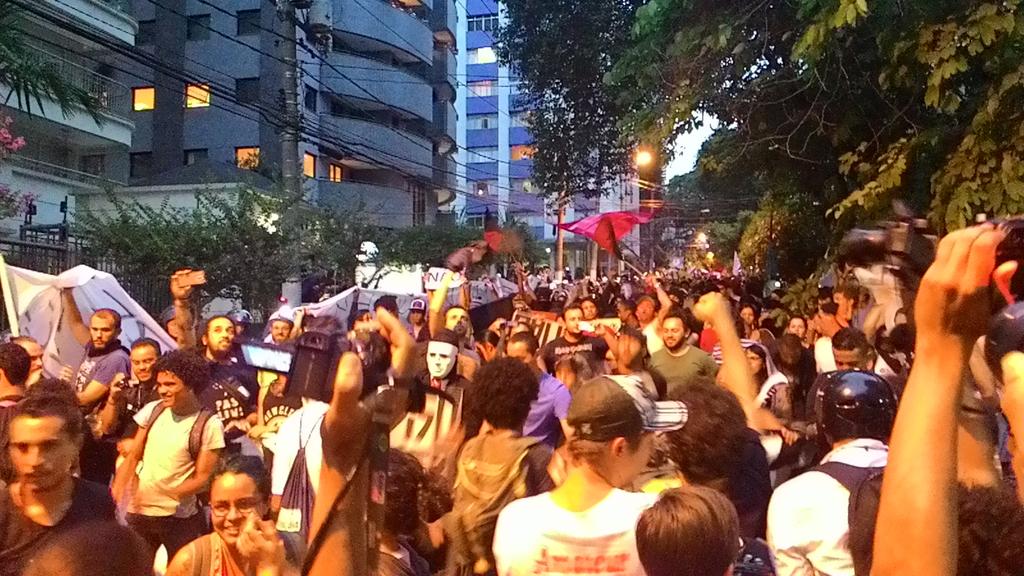 passapalavra's tweet photo. #ContraTarifa SP: Agora é de 3 para baixo http://t.co/uxJ7Ac2bi6