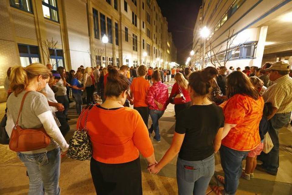 startelegram's tweet photo. 4. Community prays for Haltom High student’s heart, @MonicaNagyFWST
http://t.co/fNZIe4HpSJ #STMostRead http://t.co/eILL7QgHHB