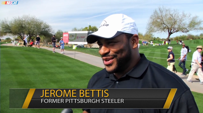 NASCAR's tweet photo. .@dennyhamlin golfed a round with... @JeromeBettis36? 

http://t.co/OL4E3B0mzl http://t.co/bh77lZ679l