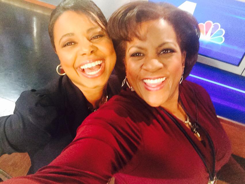 THE_CathyKent's tweet photo. “@tstrahan4NY: The great @PatBattle4NY schooled me in the art of a "non double chin" selfie! #CameraUp #HeadUp http://t.co/lDJEDFXNLC”Lovely