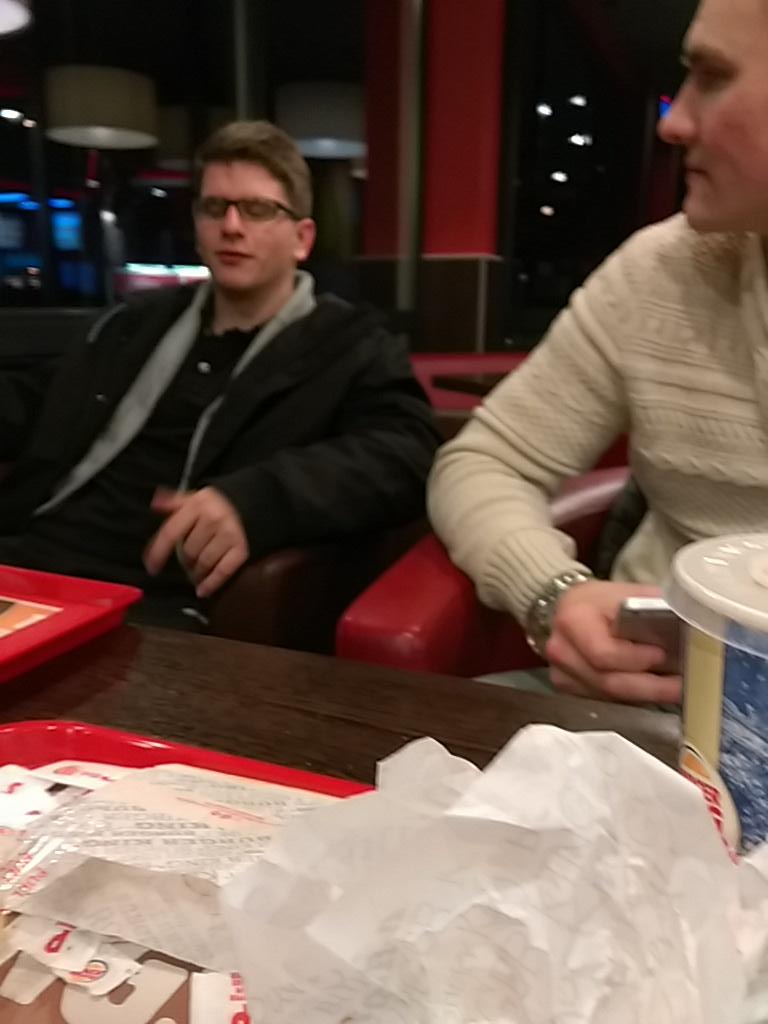SaverioCal1's tweet photo. @Phil_Eckman #4zündkerzenhateindiesel http://t.co/wpvUzLAdhd