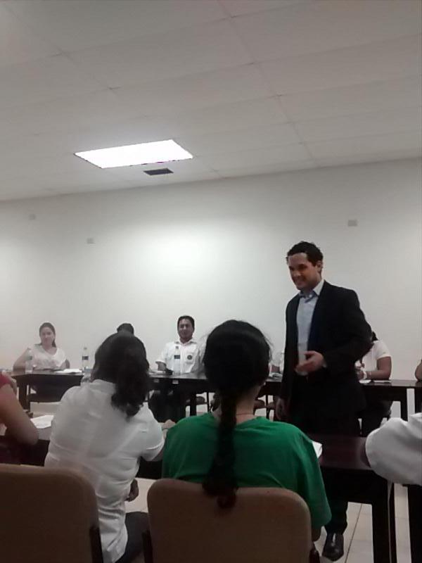 ItacaPeru's tweet photo. Nuestro #coach Sebastián Calderón nos enseña cómo dar #feedbacks de manera efectiva #ItacaPeru http://t.co/ot2fgu8ysq