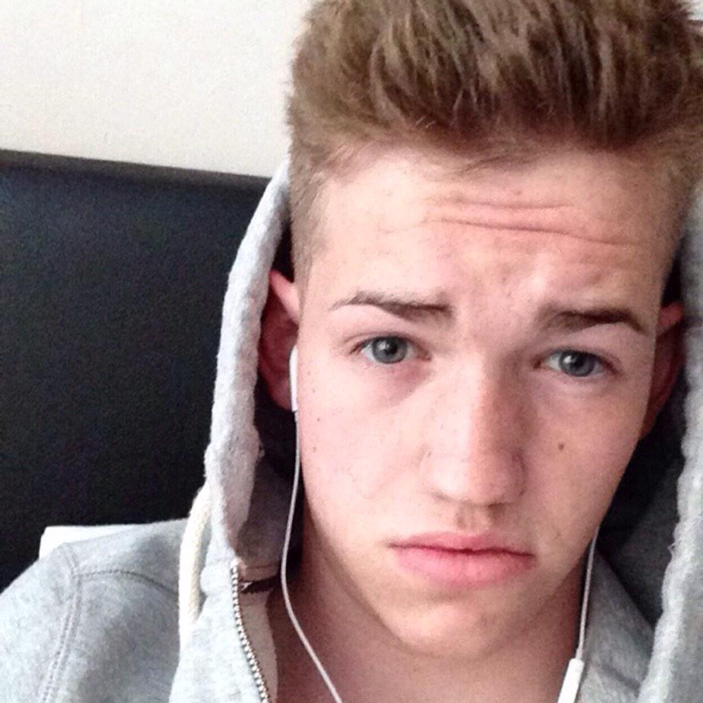 WeAreAthletico's tweet photo. @mattygradden listening to some belter tunes there mate? http://t.co/4a7DUSC9y3