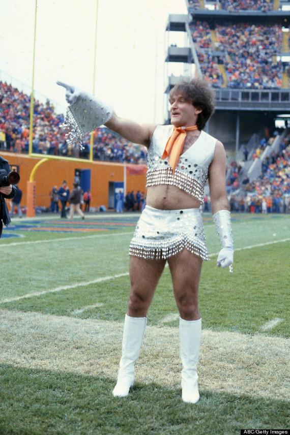 SepiaNostalgia's tweet photo. Robin Williams as a Denver Broncos cheerleader in 1979  #vintage http://t.co/lR2pe3GIL2