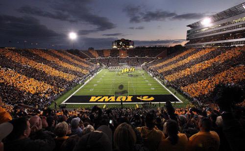 blake_simons25's tweet image. Couldn't be more excited to announce that I will be continuing my football career at the University of Iowa #GoHawks
