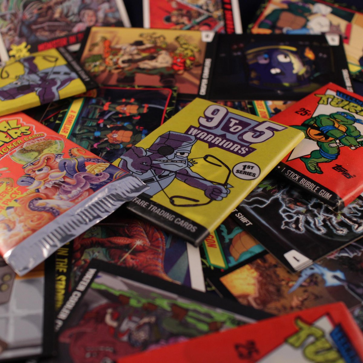 9to5warriors's tweet photo. #MyJanuaryIn5Words: #Comicbooks, #Vintage Waxpacks and #SnackAttackPacks http://t.co/KduxmTT42T