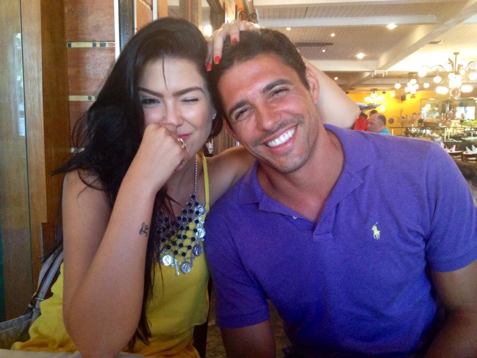 MDarlos's tweet photo. Esses dois. <3 http://t.co/6HdcEmYPjQ