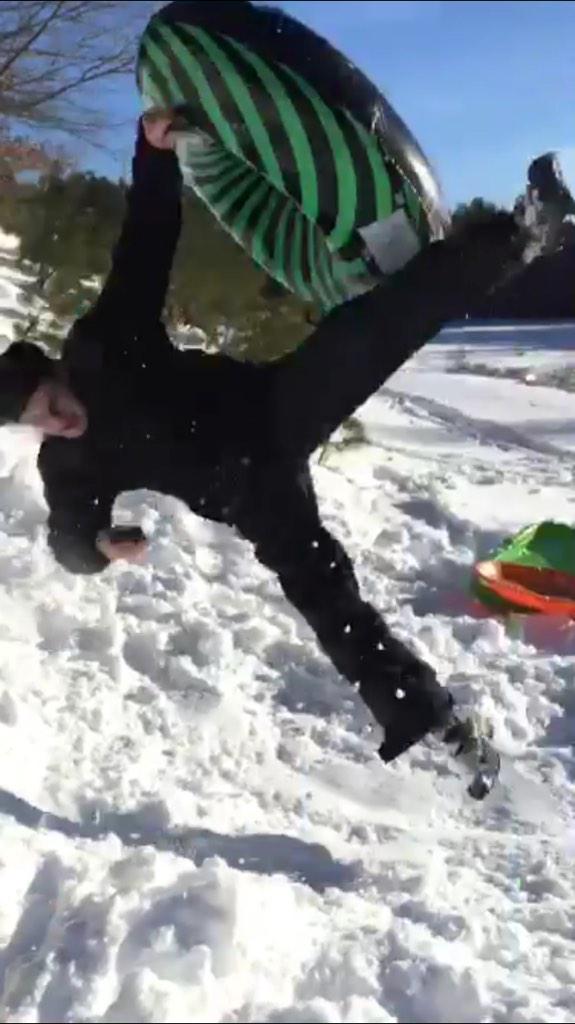 SamAntisocial's tweet photo. "Please remember to never text and operate a snow tube" http://t.co/chwBUl2D4j