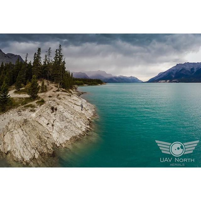 #Dronie shot along the David Thompson Highway this fall. Can you spot me? #dronebois #droneoftheday #uav #drone #dr…