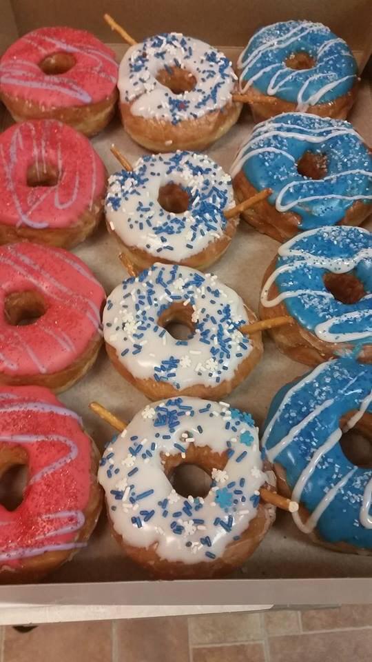DonutsTo's tweet photo. Frozen Donuts http://t.co/DfHFcD640k