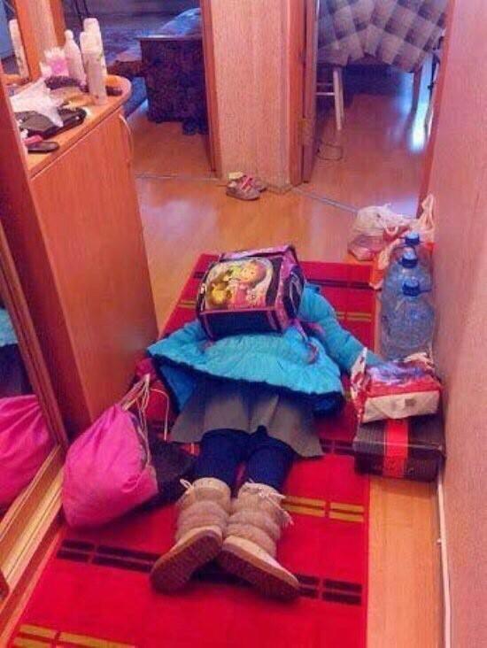 SpeakComedy's tweet photo. Me everyday after school http://t.co/VNzvyNArtV